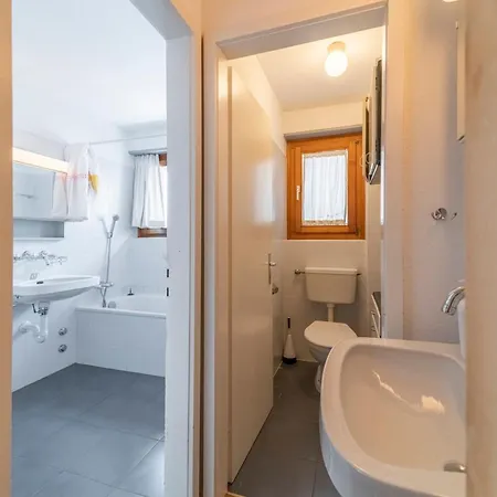 Апартаменты Chesa Charots - Celerina